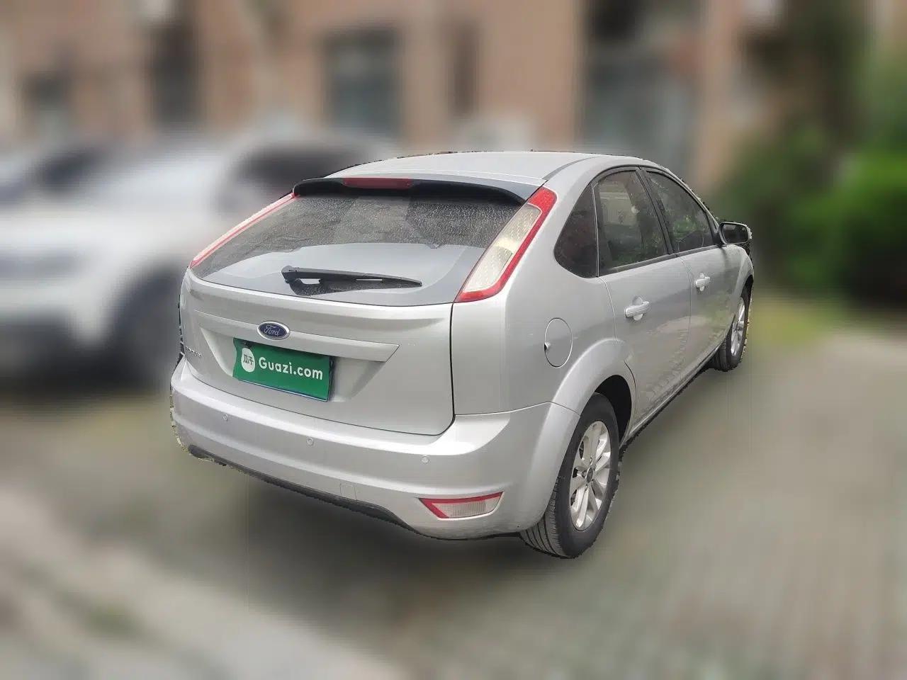 Used Ford Focus 2013 Hatchback Classic 1.8L Automatic Base Model — миниатюра 6