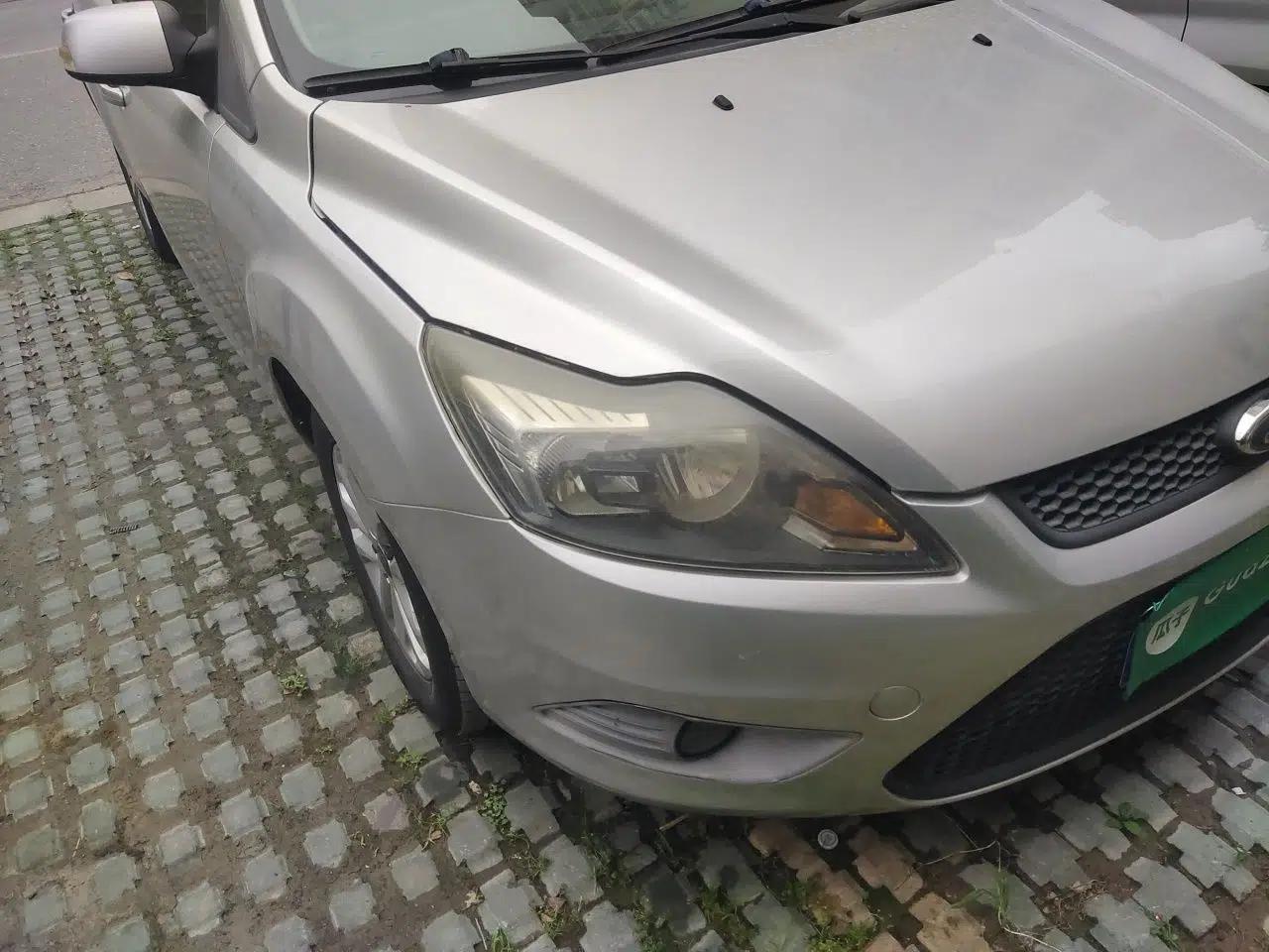 Used Ford Focus 2013 Hatchback Classic 1.8L Automatic Base Model — миниатюра 7
