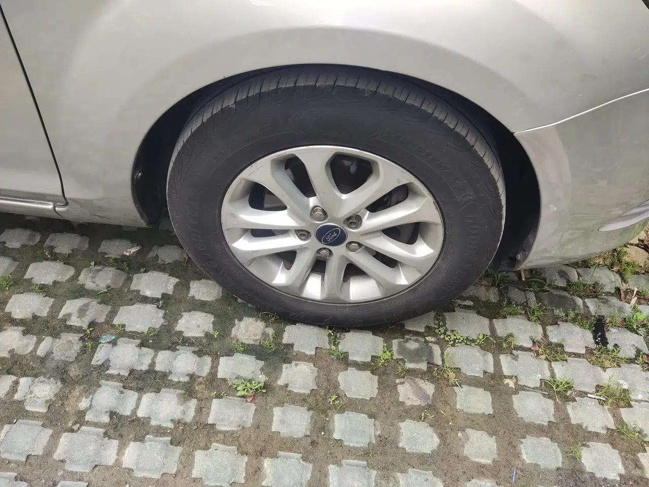 Used Ford Focus 2013 Hatchback Classic 1.8L Automatic Base Model — миниатюра 8