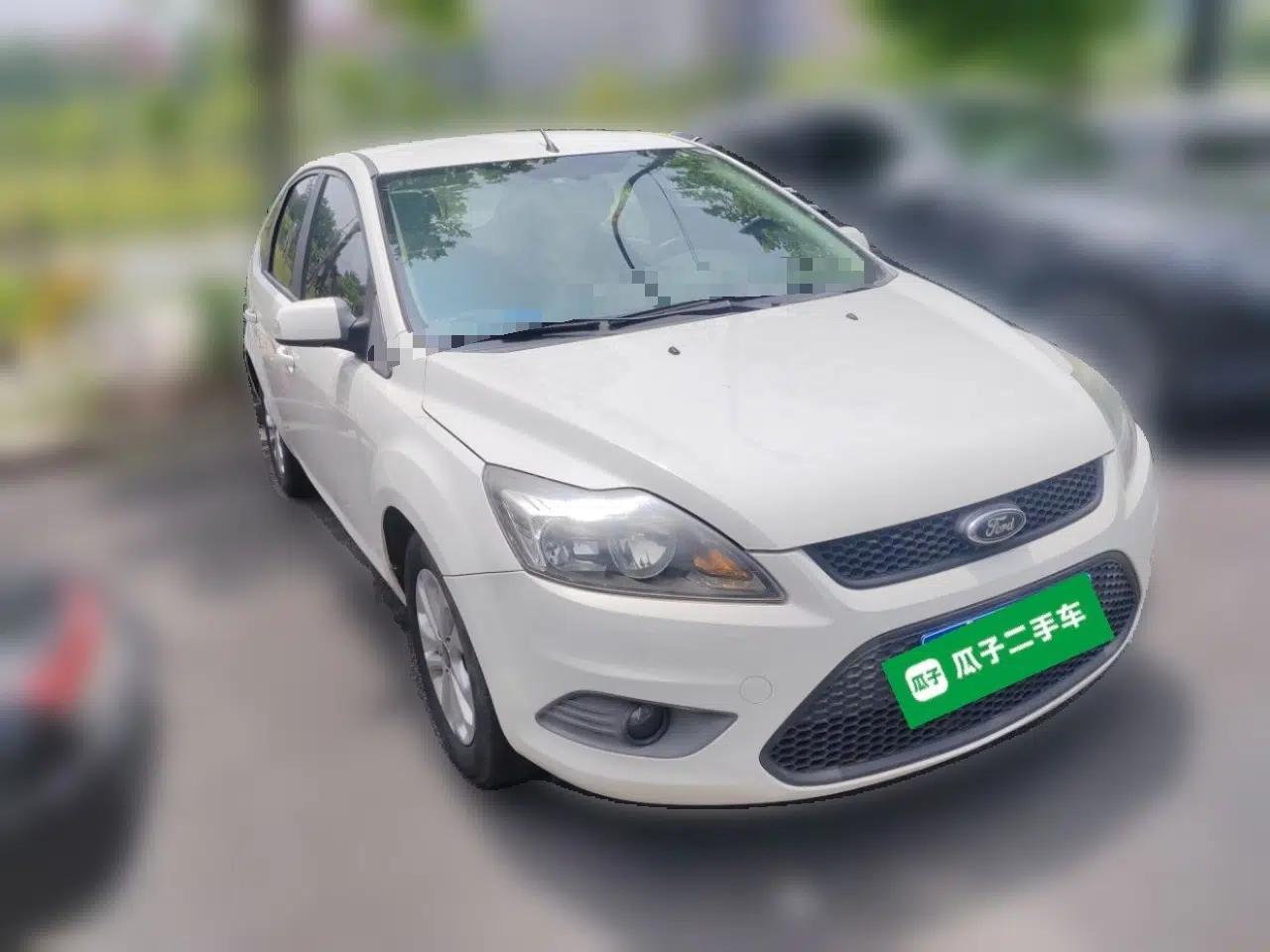 Used Ford Focus 2013 Hatchback Classic 1.8L Automatic Base Model — миниатюра 3