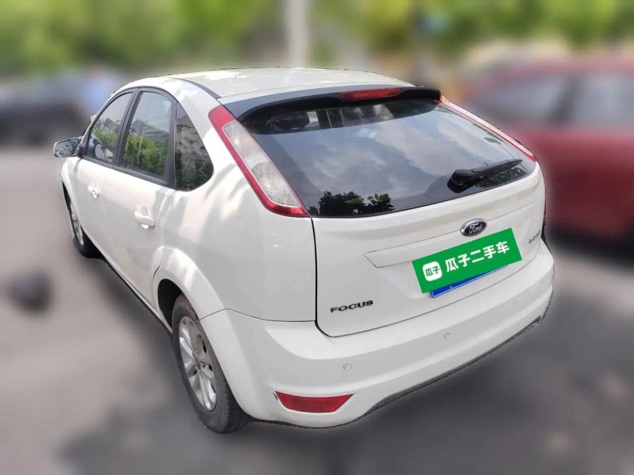 Used Ford Focus 2013 Hatchback Classic 1.8L Automatic Base Model — миниатюра 4