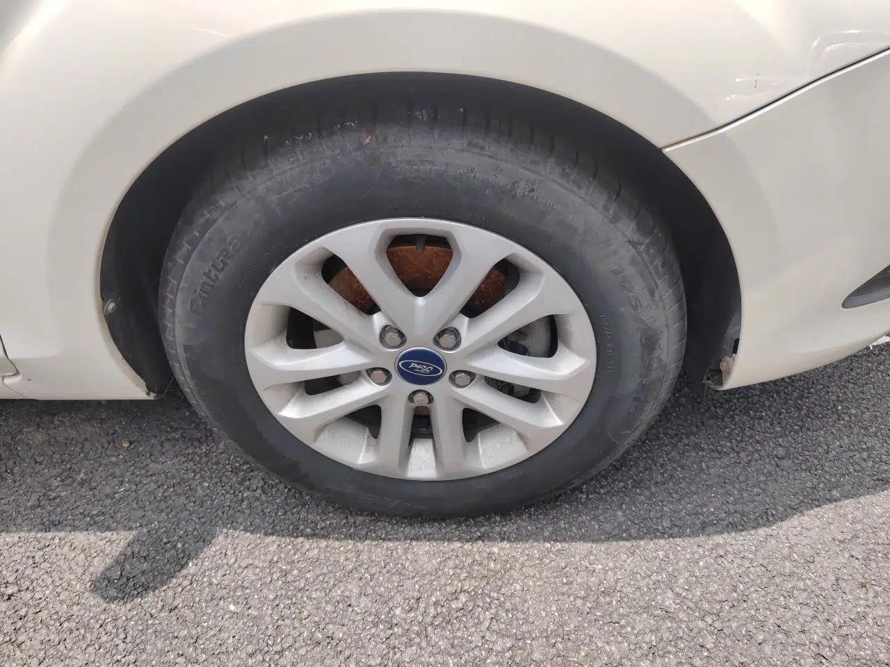 Used Ford Focus 2013 Hatchback Classic 1.8L Automatic Base Model — миниатюра 8