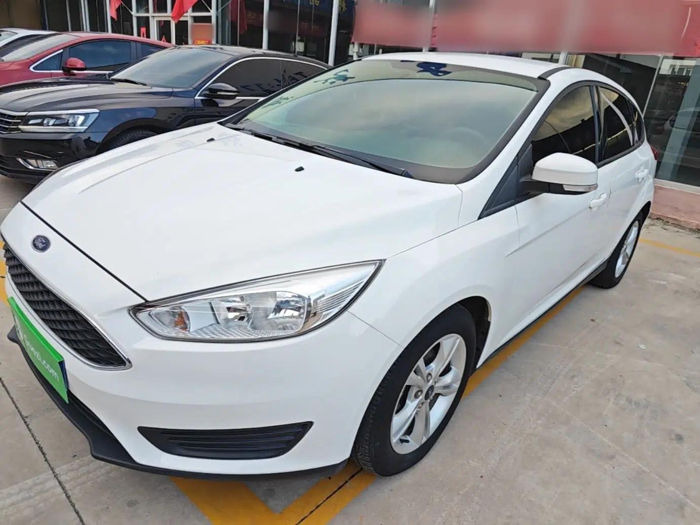 Used Ford Focus 2018 Hatchback Classic 1.6L Automatic Comfort Plus SmartDrive Edition — миниатюра 1