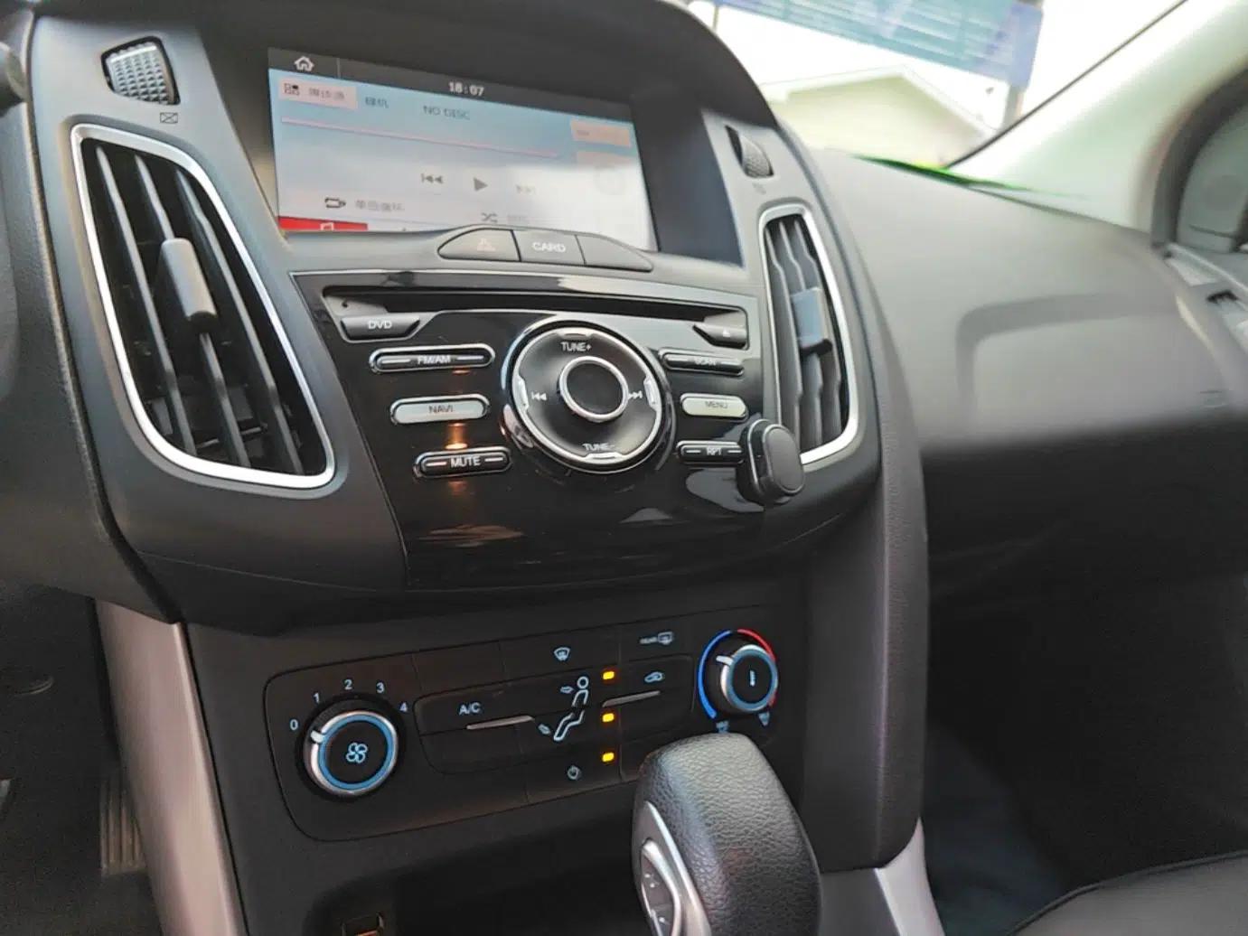 Used Ford Focus 2018 Hatchback Classic 1.6L Automatic Comfort Plus SmartDrive Edition — миниатюра 15