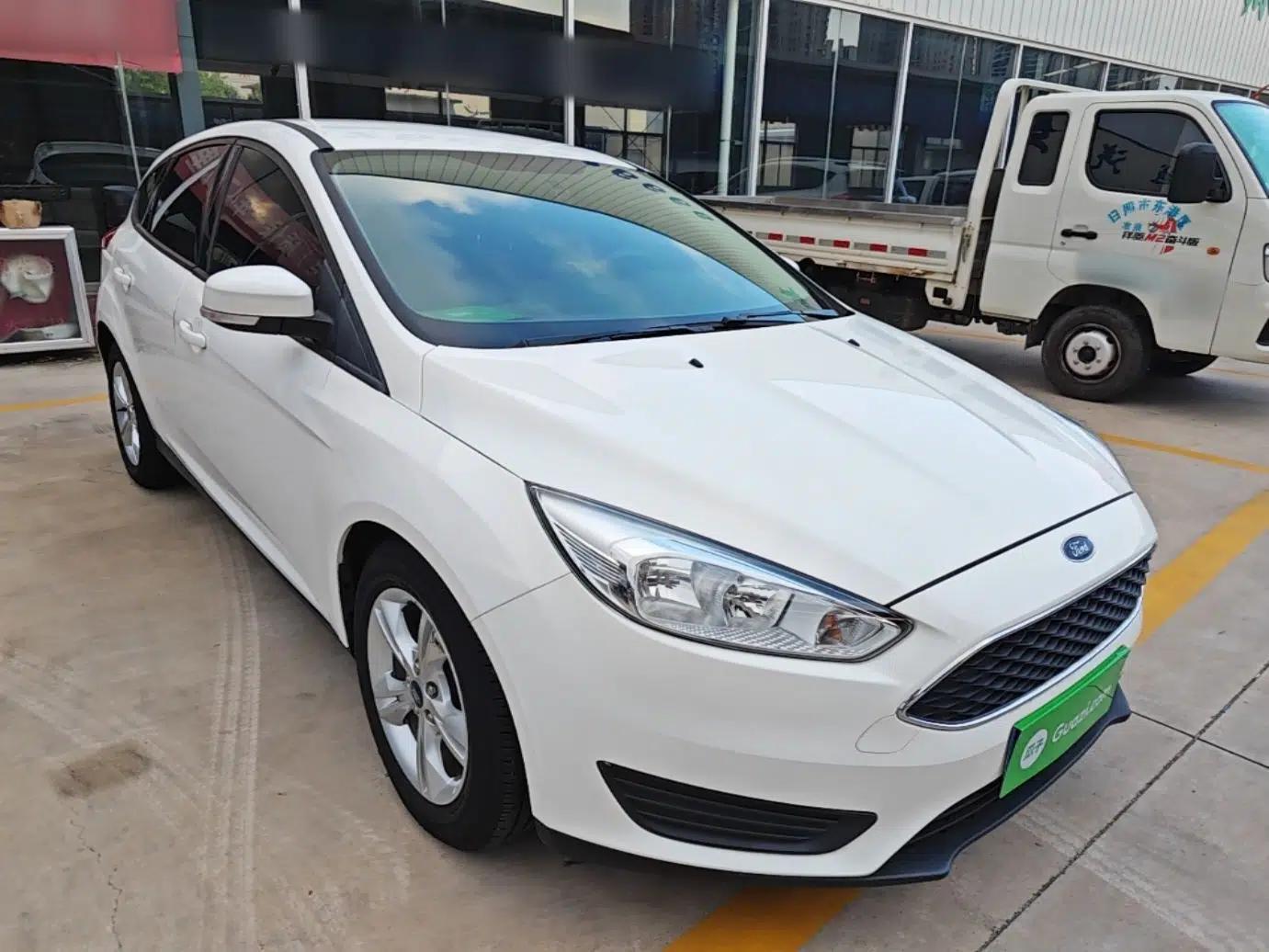 Used Ford Focus 2018 Hatchback Classic 1.6L Automatic Comfort Plus SmartDrive Edition — миниатюра 3