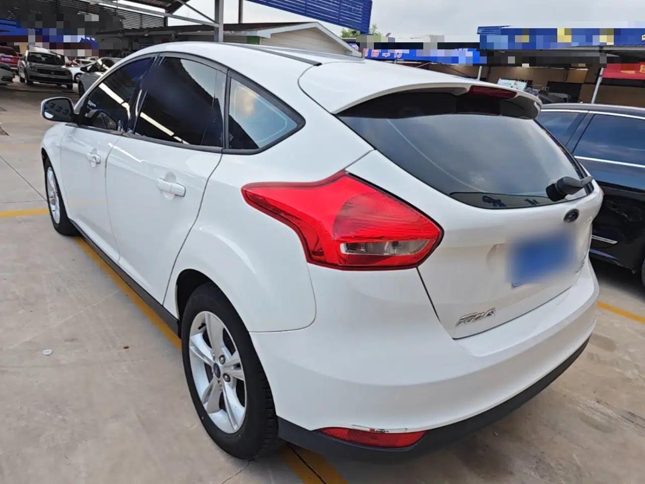 Used Ford Focus 2018 Hatchback Classic 1.6L Automatic Comfort Plus SmartDrive Edition — миниатюра 4