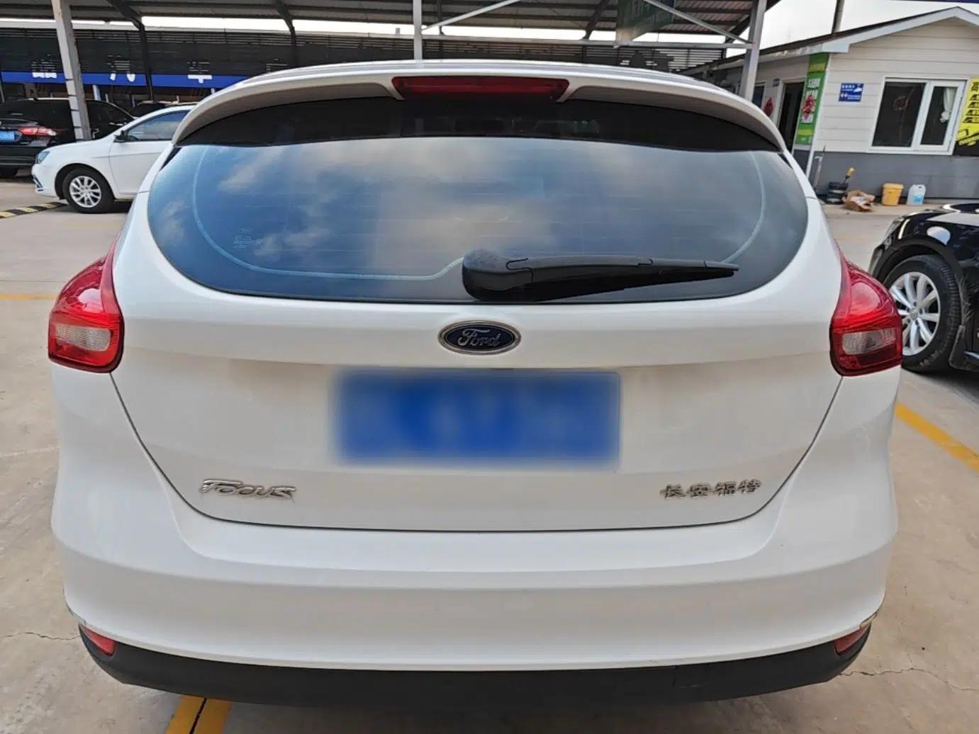 Used Ford Focus 2018 Hatchback Classic 1.6L Automatic Comfort Plus SmartDrive Edition — миниатюра 5