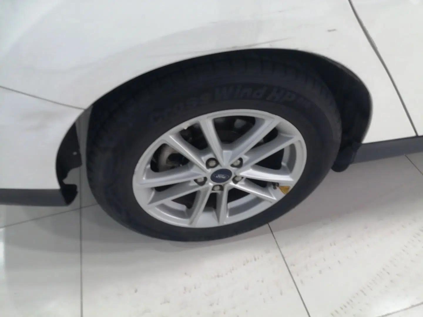 Used Ford Focus 2017 Sedan 1.6L Automatic Fashion Edition Smart Drive Version — миниатюра 11