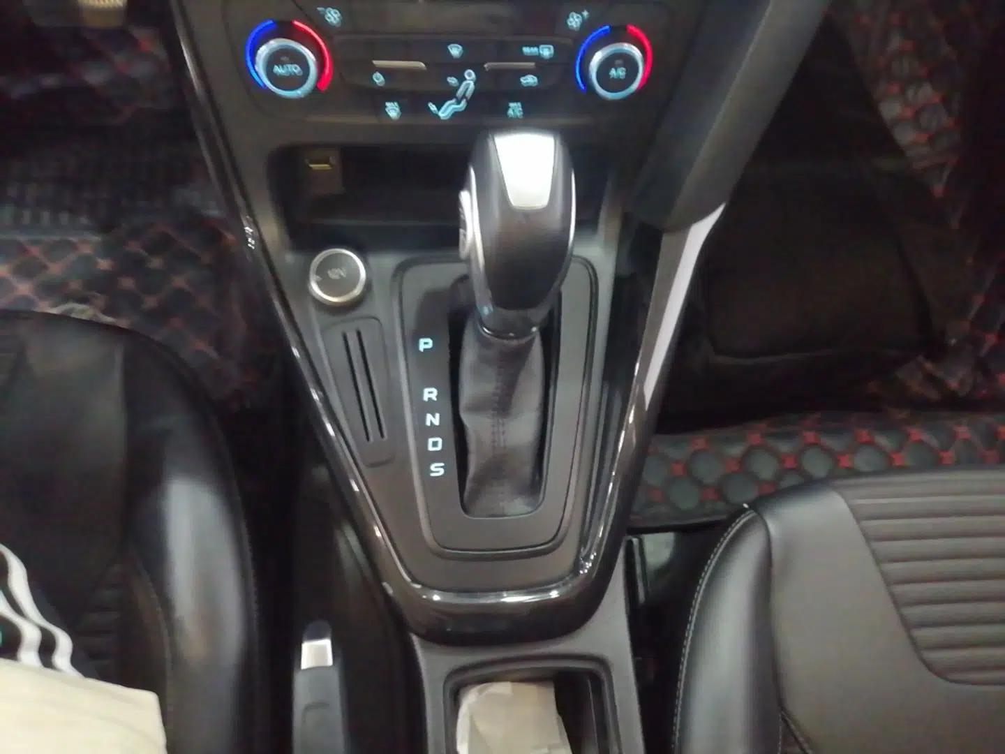 Used Ford Focus 2017 Sedan 1.6L Automatic Fashion Edition Smart Drive Version — миниатюра 16