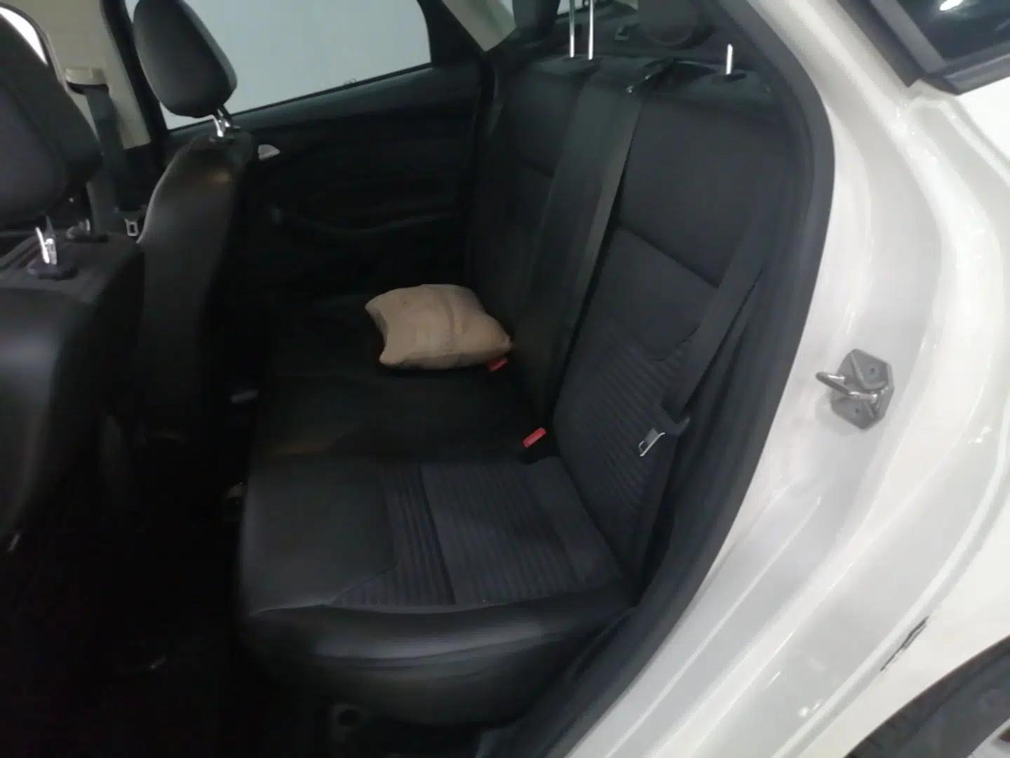 Used Ford Focus 2017 Sedan 1.6L Automatic Fashion Edition Smart Drive Version — миниатюра 20