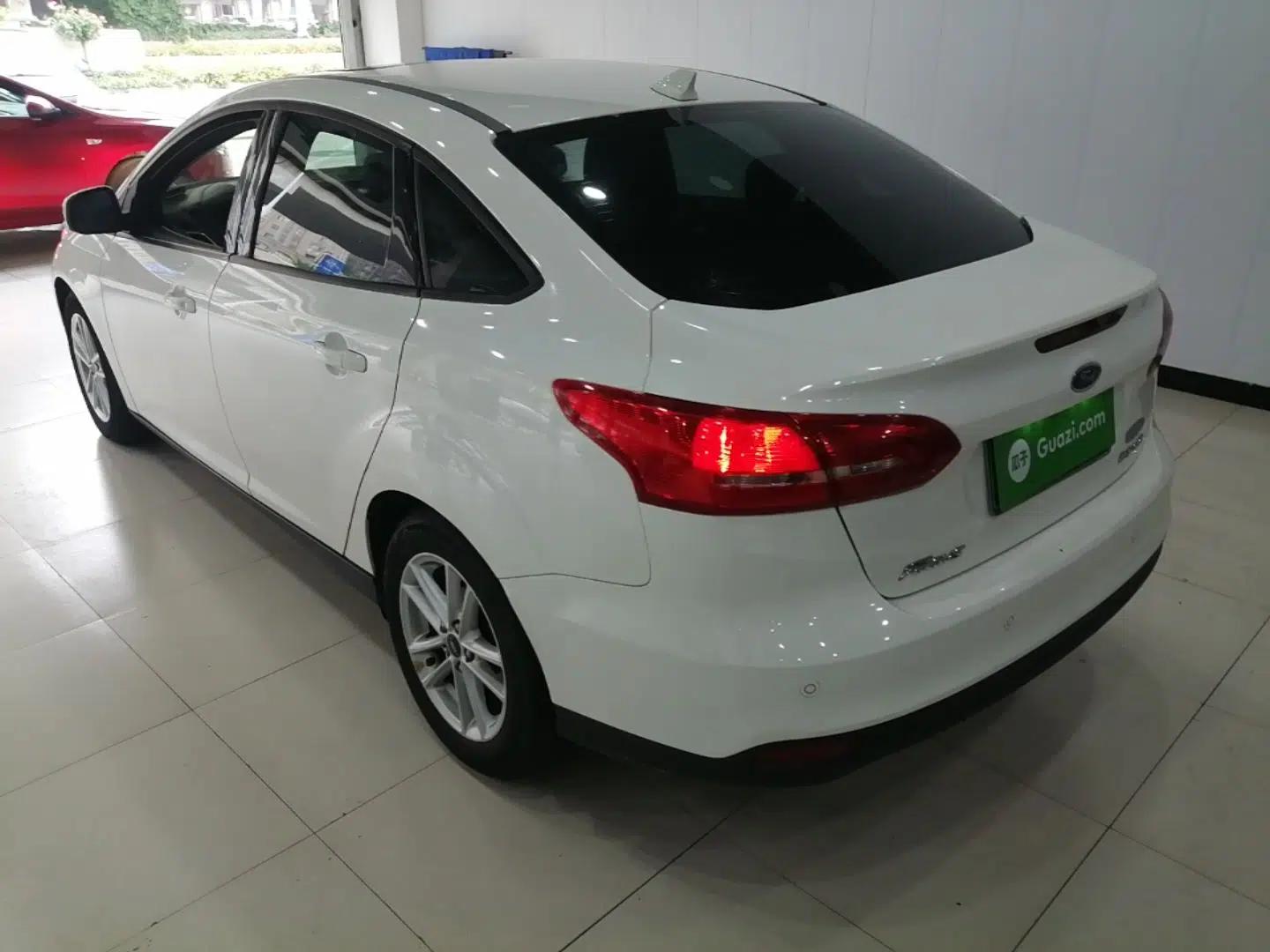 Used Ford Focus 2017 Sedan 1.6L Automatic Fashion Edition Smart Drive Version — миниатюра 4