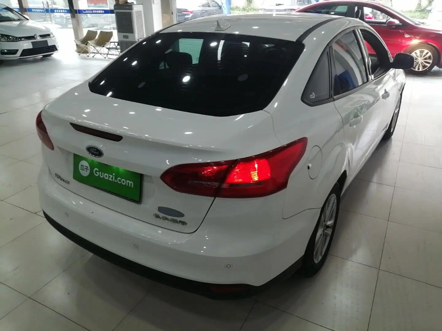 Used Ford Focus 2017 Sedan 1.6L Automatic Fashion Edition Smart Drive Version — миниатюра 6