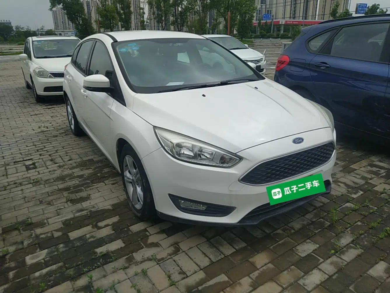 Used Ford Focus 2015 Hatchback 1.6L Automatic Comfort Model — миниатюра 3