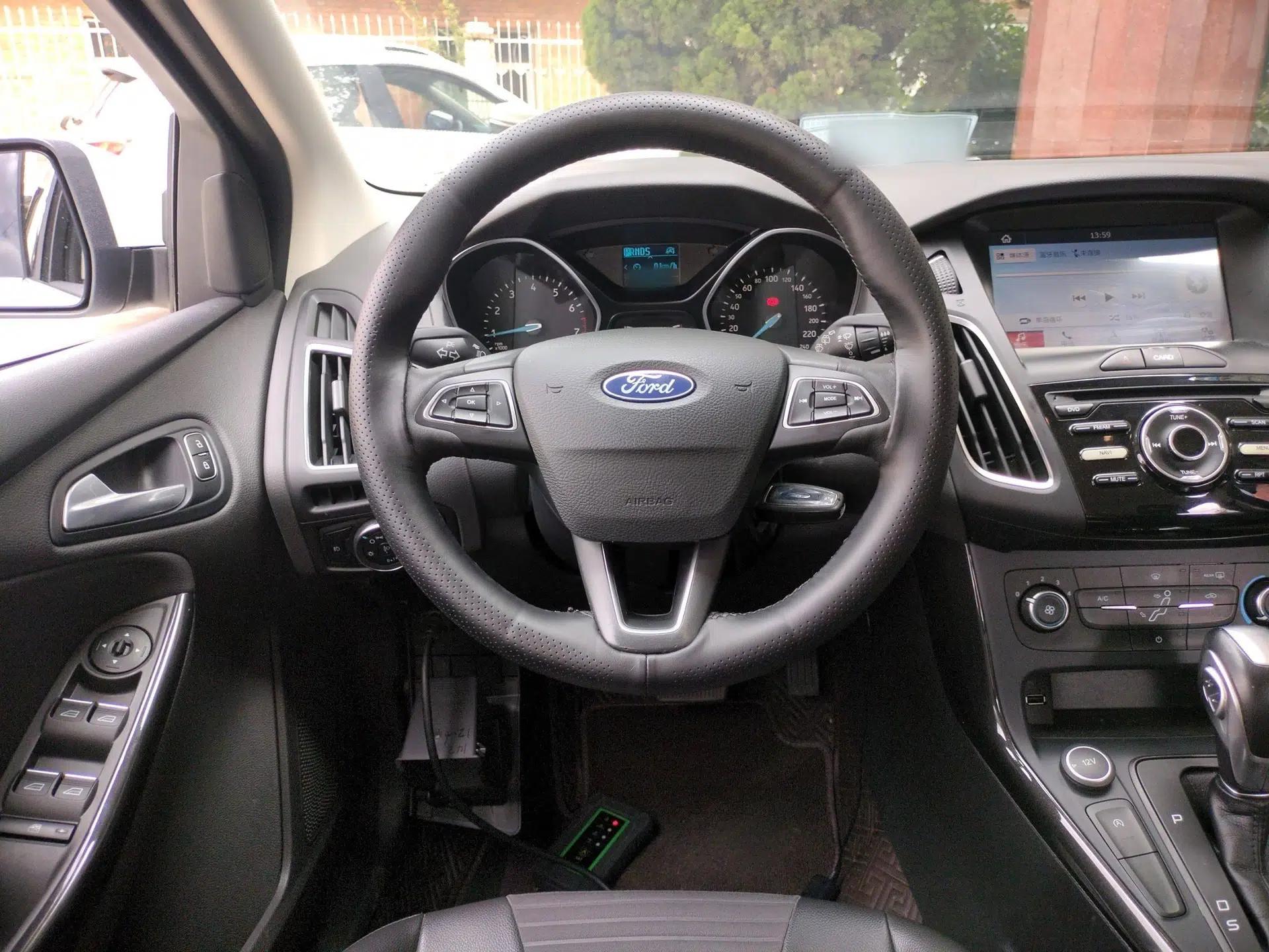 Used Ford Focus 2020 Hatchback Classic 1.5L Automatic Trendy Model — миниатюра 12