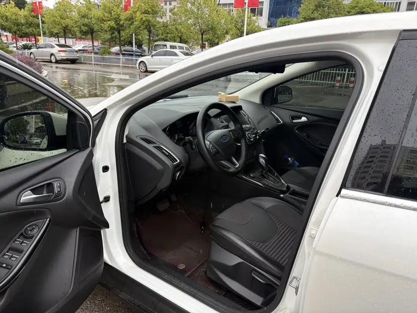 Used Ford Focus 2020 Hatchback Classic 1.5L Automatic Trendy Model — миниатюра 5