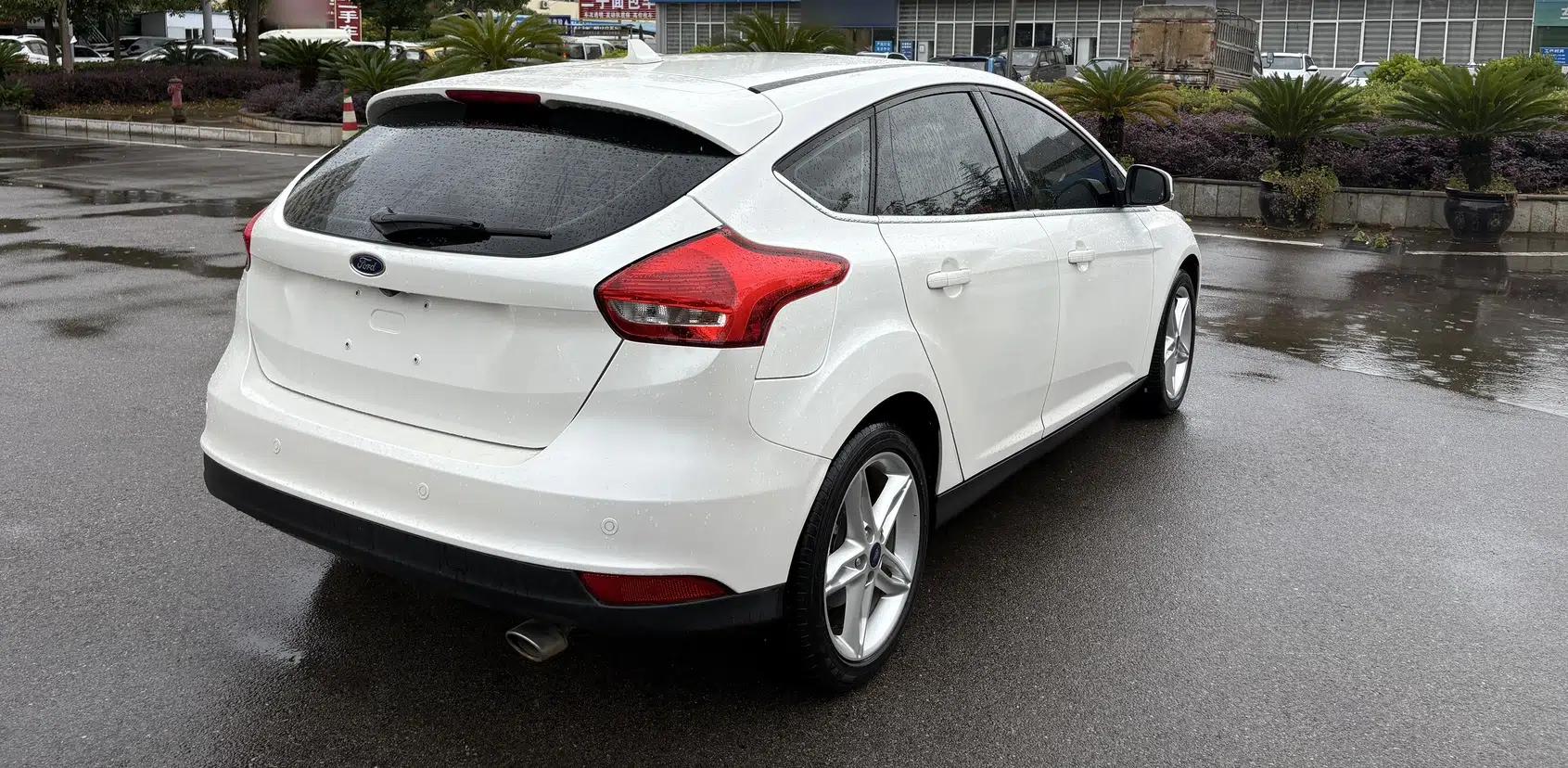 Used Ford Focus 2020 Hatchback Classic 1.5L Automatic Trendy Model — миниатюра 7