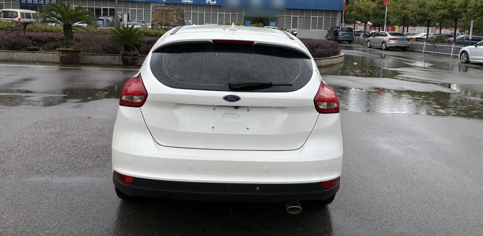 Used Ford Focus 2020 Hatchback Classic 1.5L Automatic Trendy Model — миниатюра 8