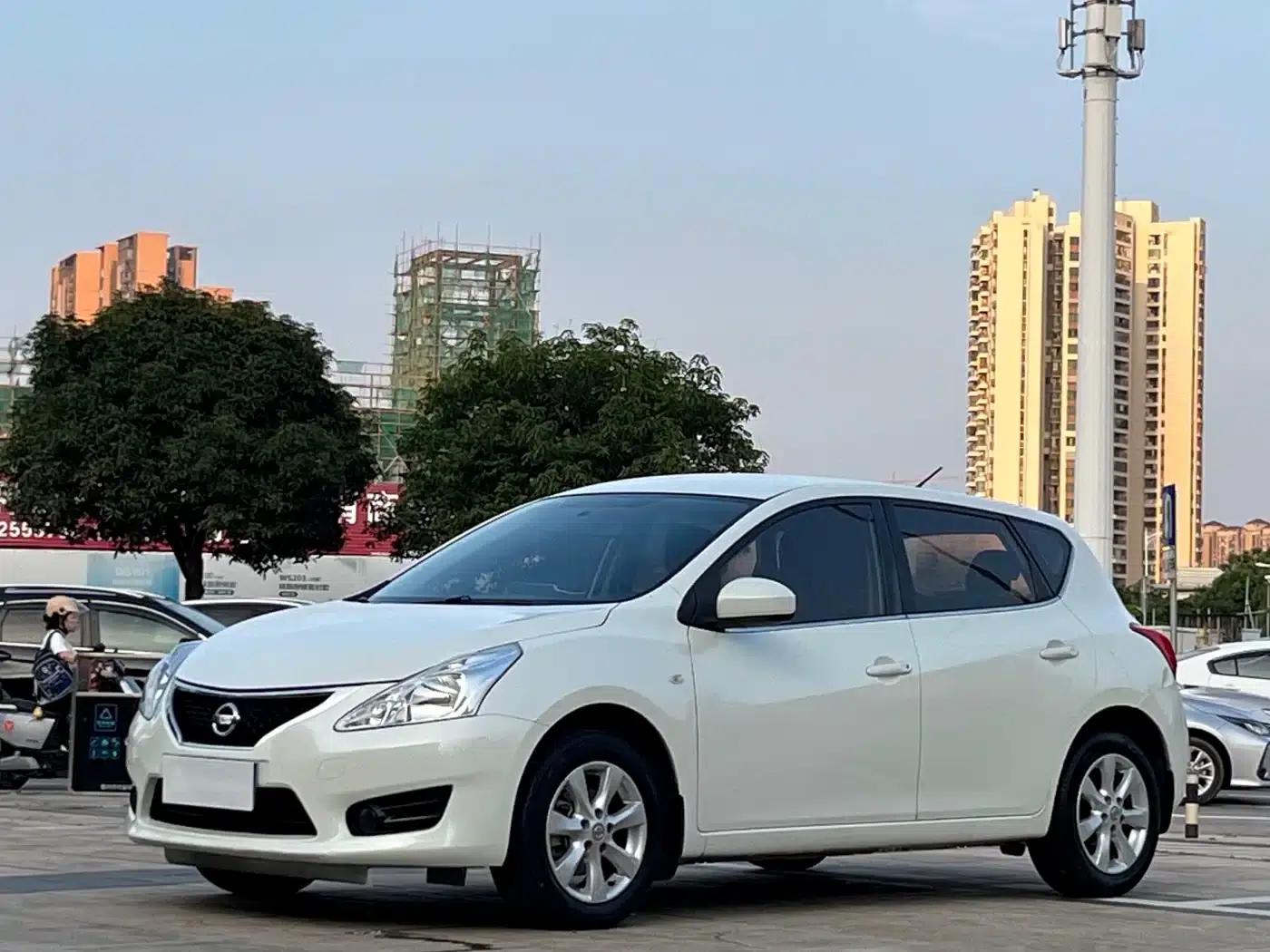 2014 Tiida 1.6L CVT Comfort Model — миниатюра 1