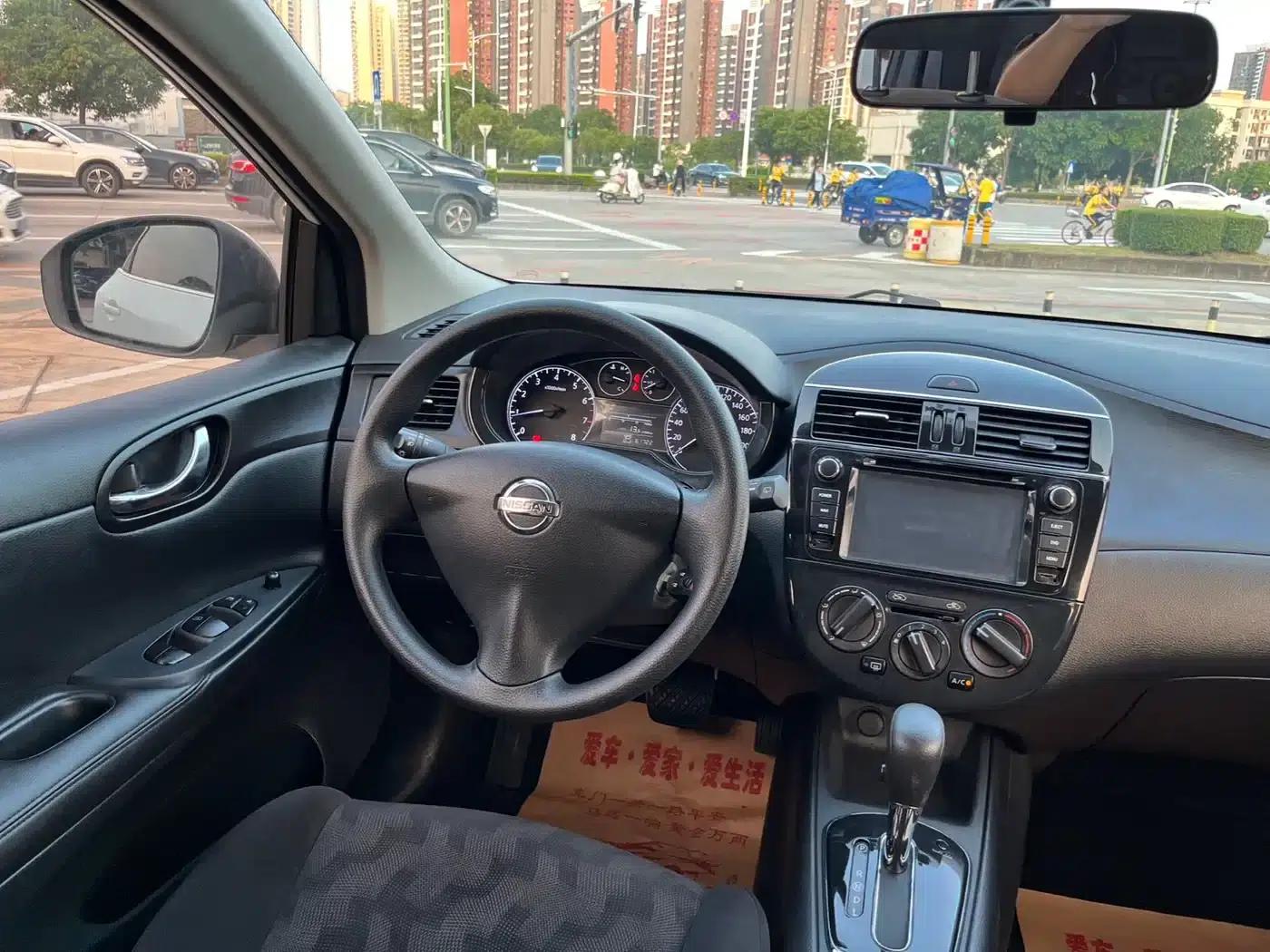 2014 Tiida 1.6L CVT Comfort Model — миниатюра 12