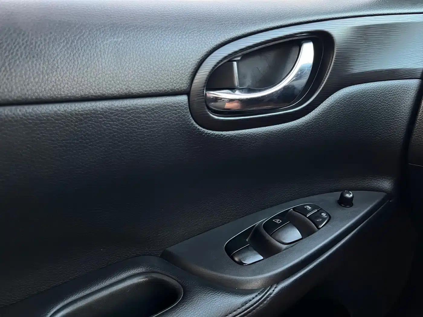 2014 Tiida 1.6L CVT Comfort Model — миниатюра 14