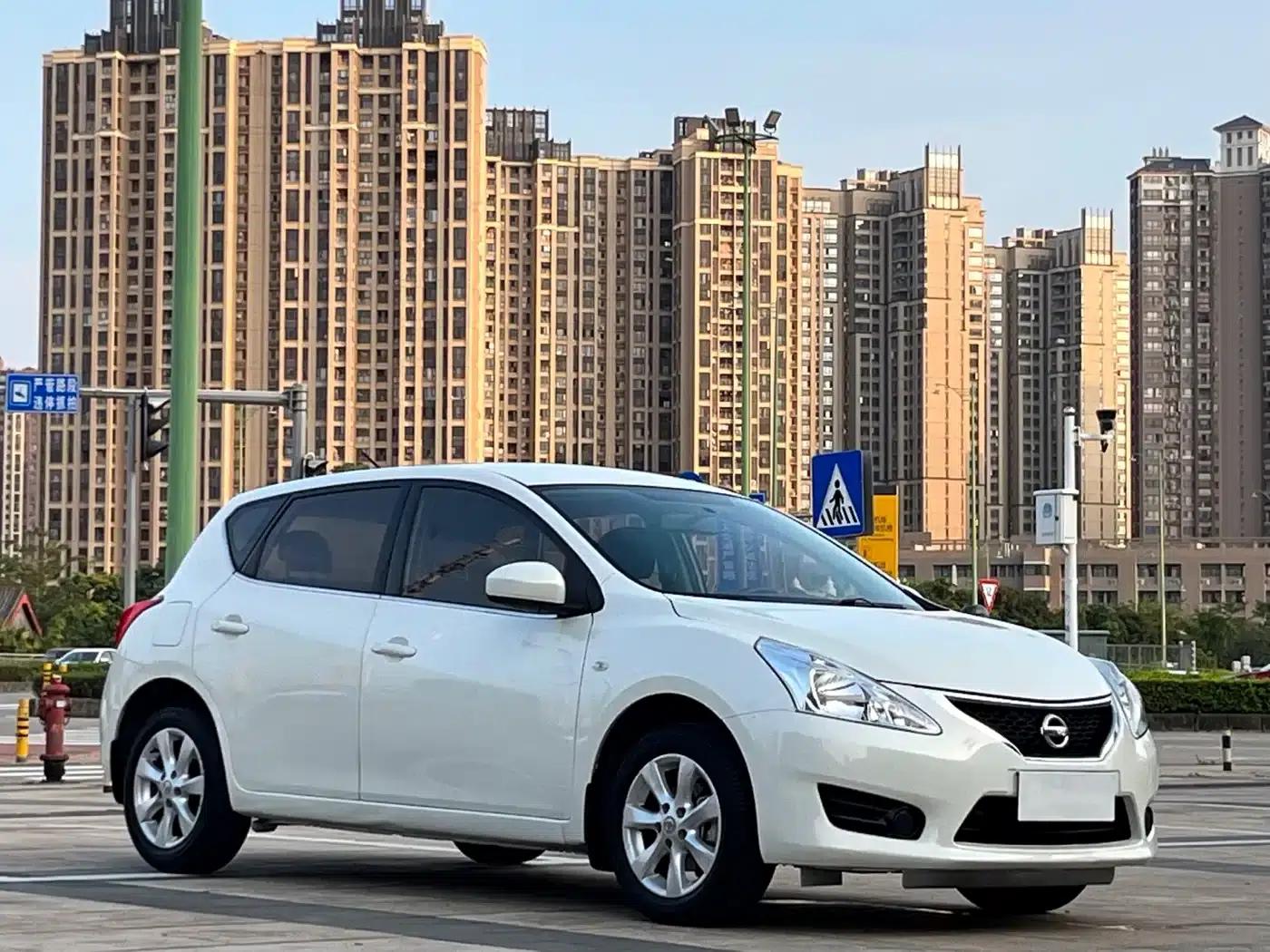 2014 Tiida 1.6L CVT Comfort Model — миниатюра 3
