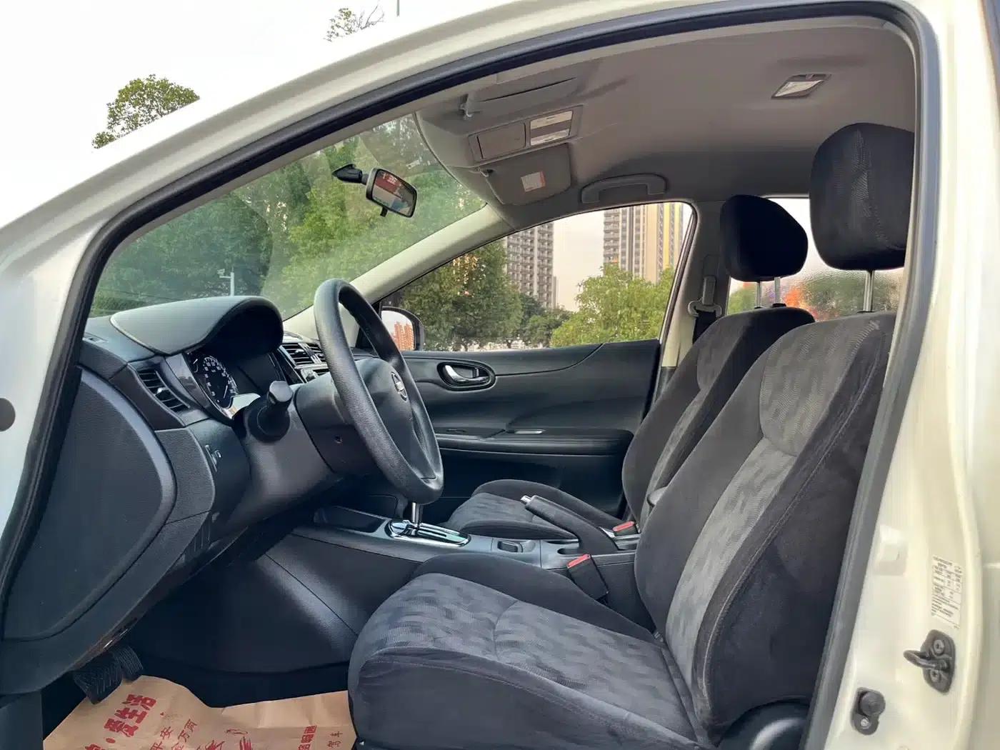 2014 Tiida 1.6L CVT Comfort Model — миниатюра 4