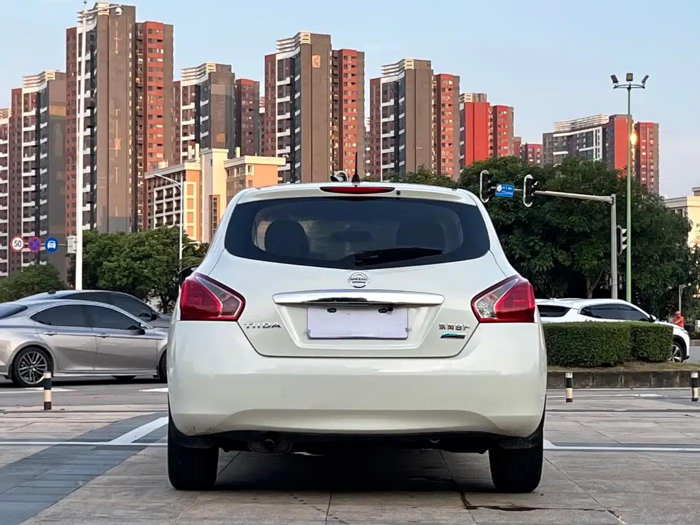 2014 Tiida 1.6L CVT Comfort Model — миниатюра 8