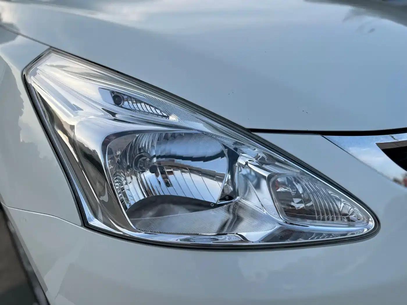 2014 Tiida 1.6L CVT Comfort Model — миниатюра 10