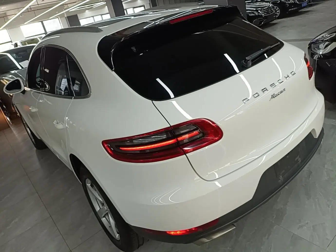 Used Porsche Macan 2017 Macan 2.0T — миниатюра 4