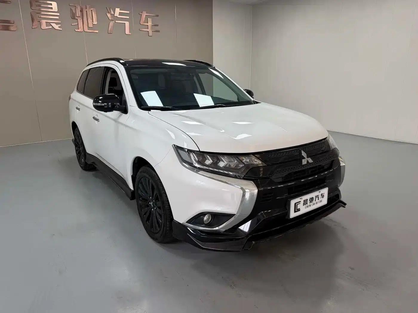 Outlander 2021 2.4L AWD Dynamic Edition 5-seater — миниатюра 3