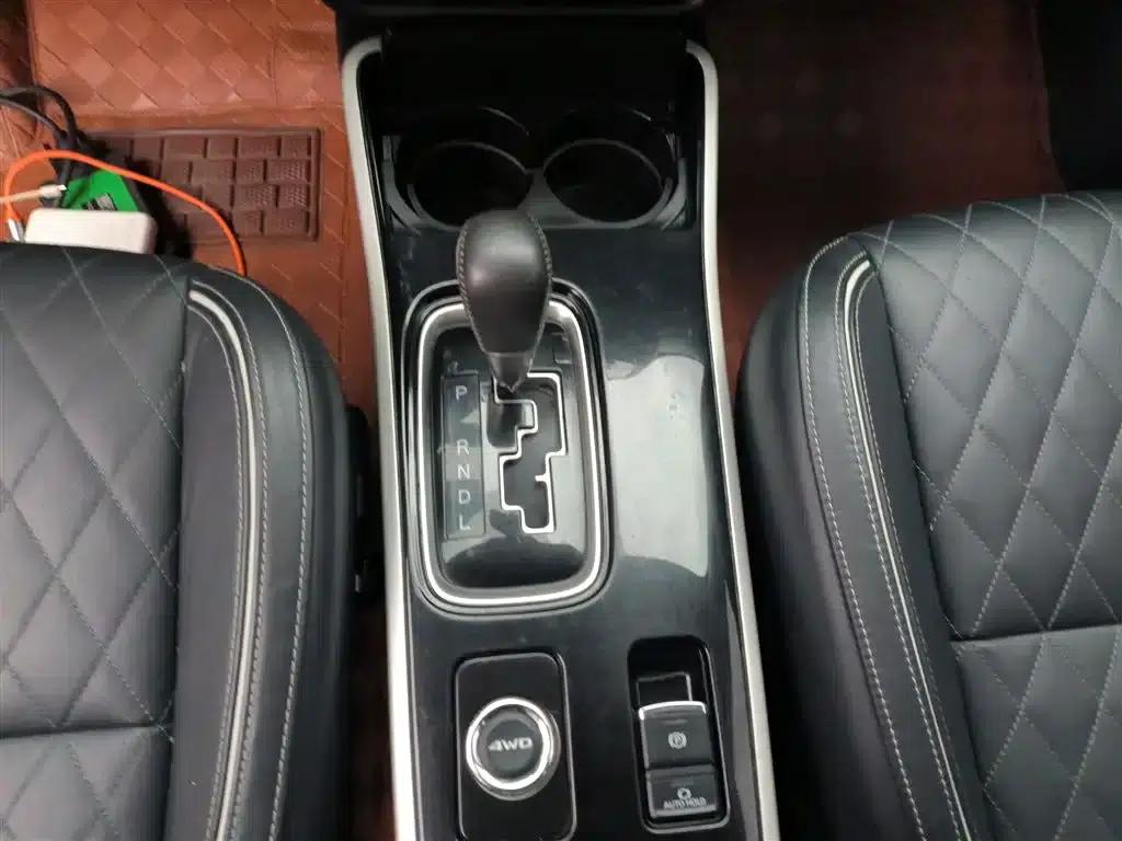 Outlander 2020 2.4L 4WD Luxury Edition 7-seater — миниатюра 11
