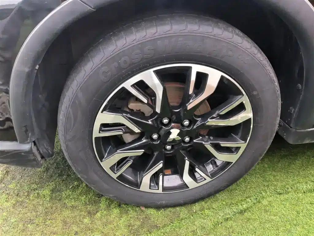 Outlander 2020 2.4L 4WD Luxury Edition 7-seater — миниатюра 25