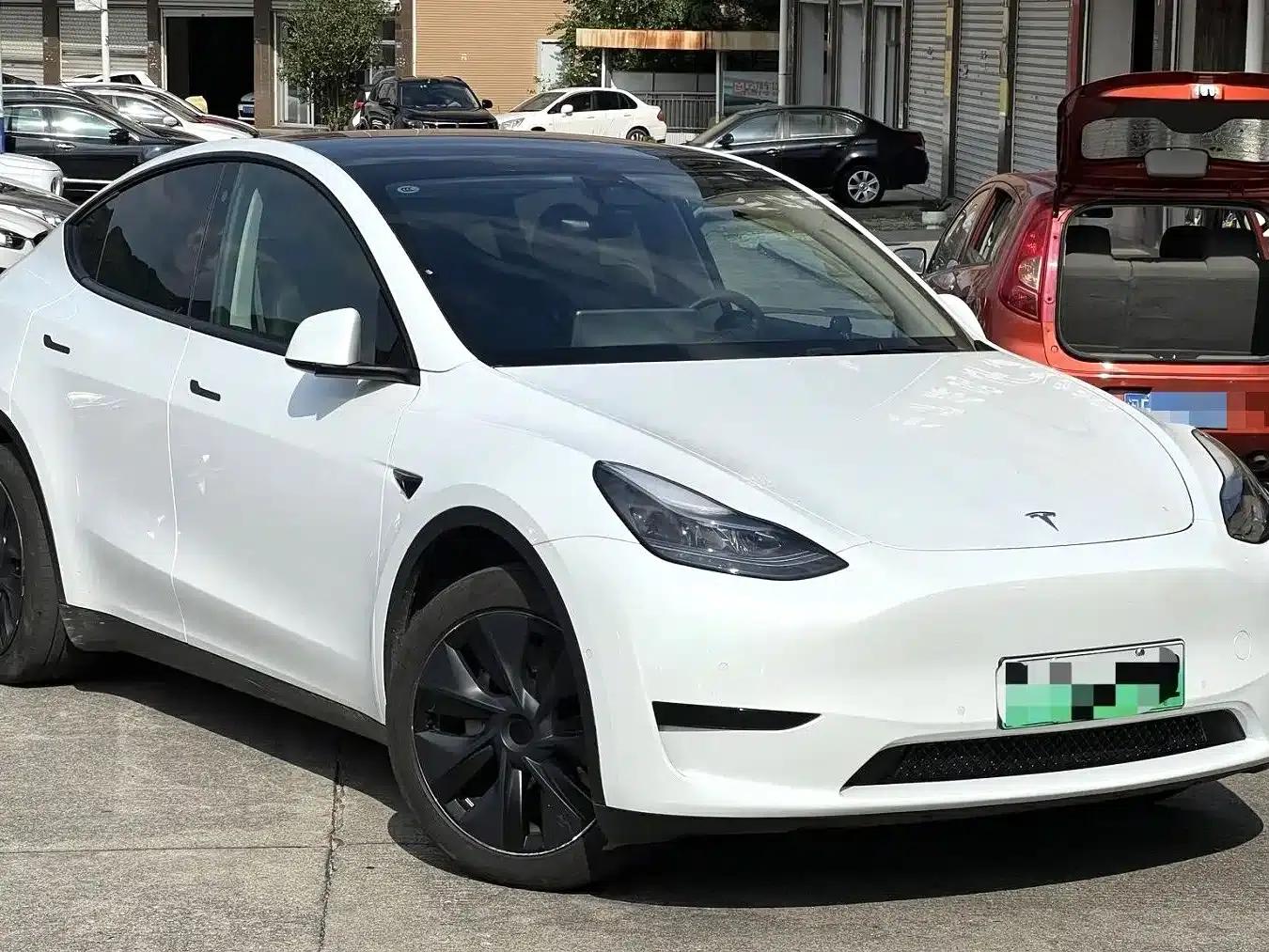 Model Y 2023 Rear-Wheel Drive — миниатюра 3