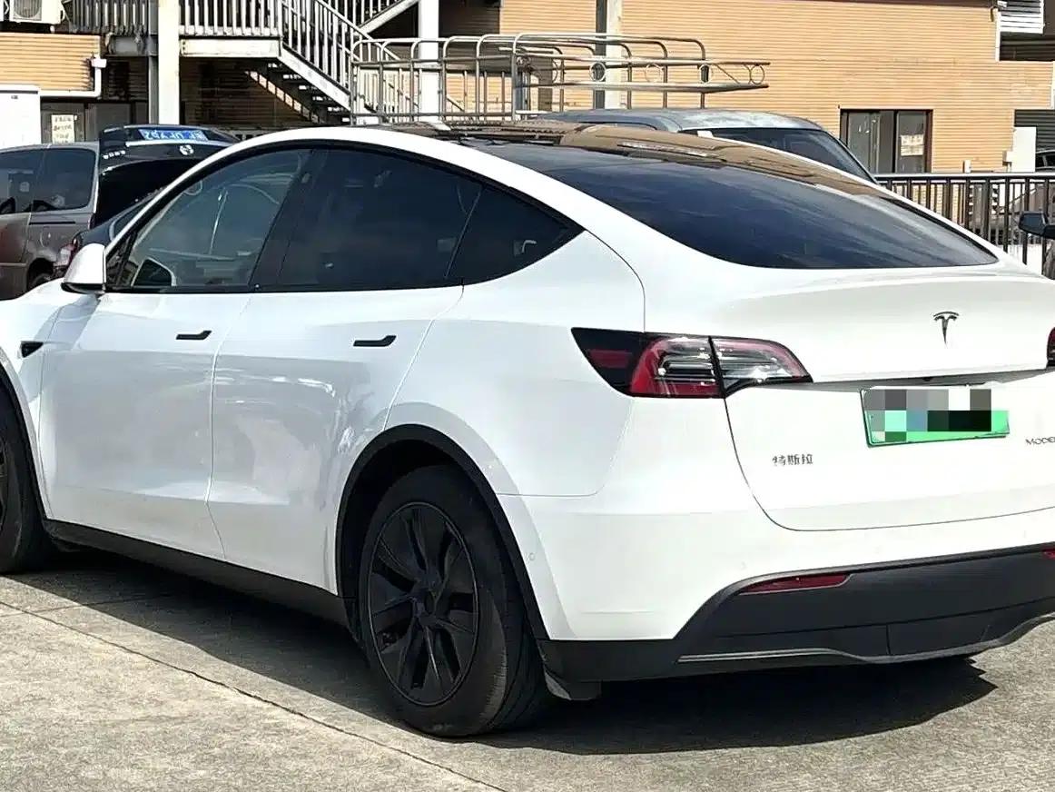 Model Y 2023 Rear-Wheel Drive — миниатюра 7