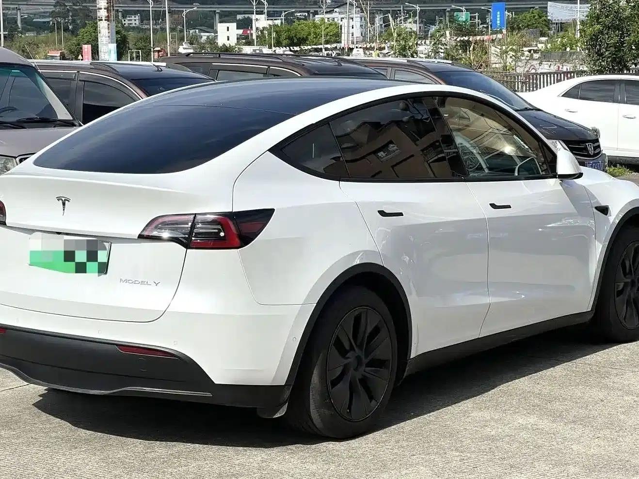Model Y 2023 Rear-Wheel Drive — миниатюра 9