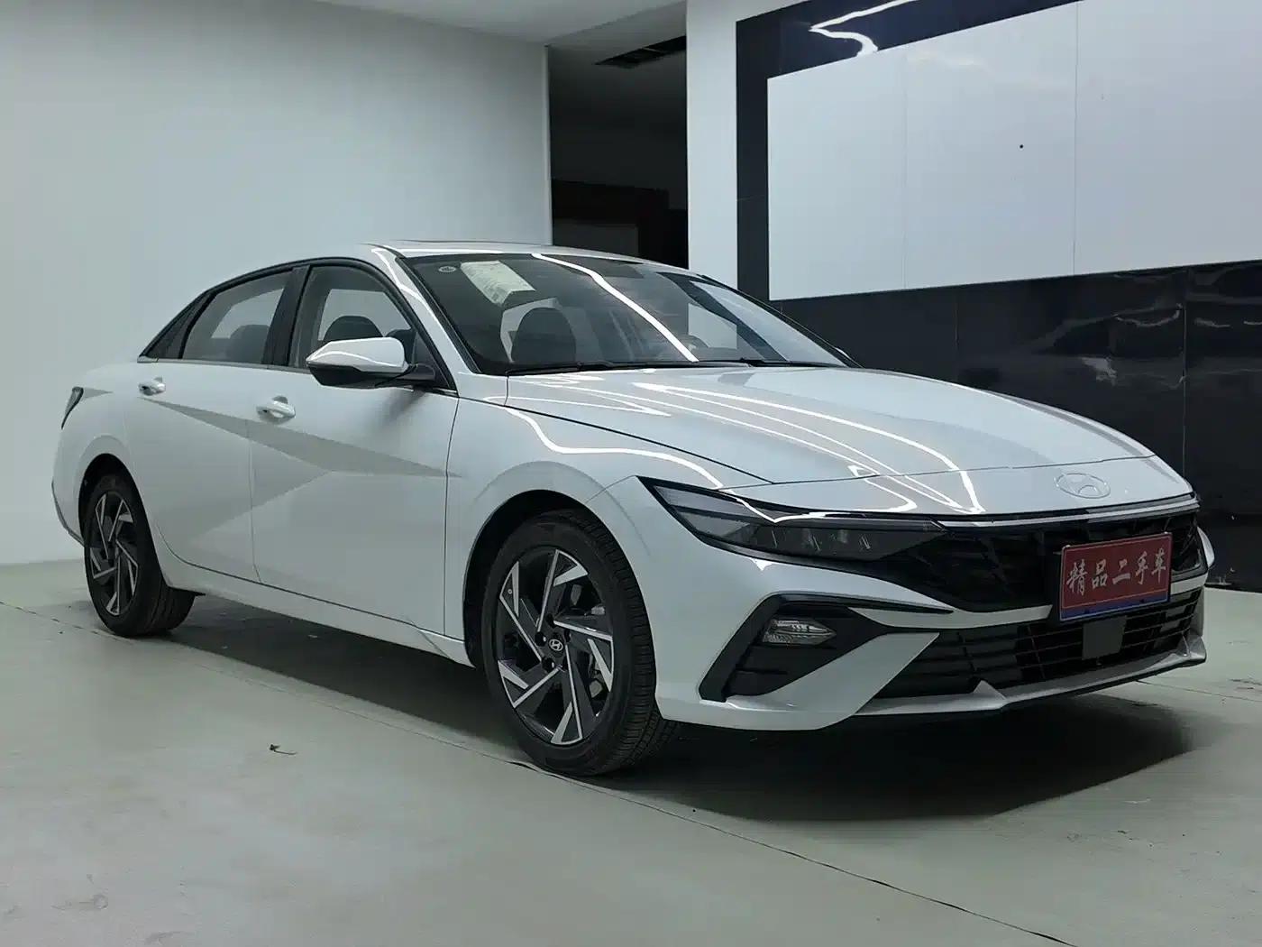 Hyundai Elantra 2023 1.5L CVT GLX Elite Edition — миниатюра 3