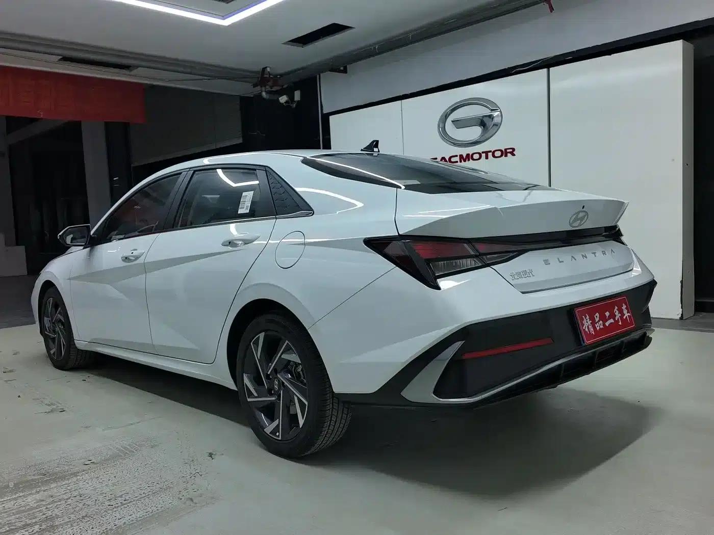 Hyundai Elantra 2023 1.5L CVT GLX Elite Edition — миниатюра 9