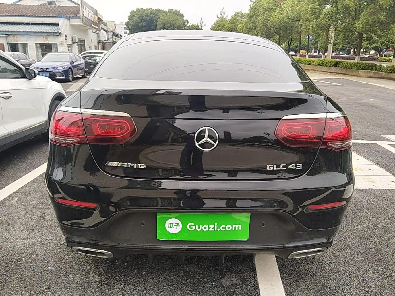 Used Mercedes-Benz GLC Coupe 2021 GLC 260 4MATIC Coupe SUV — миниатюра 5