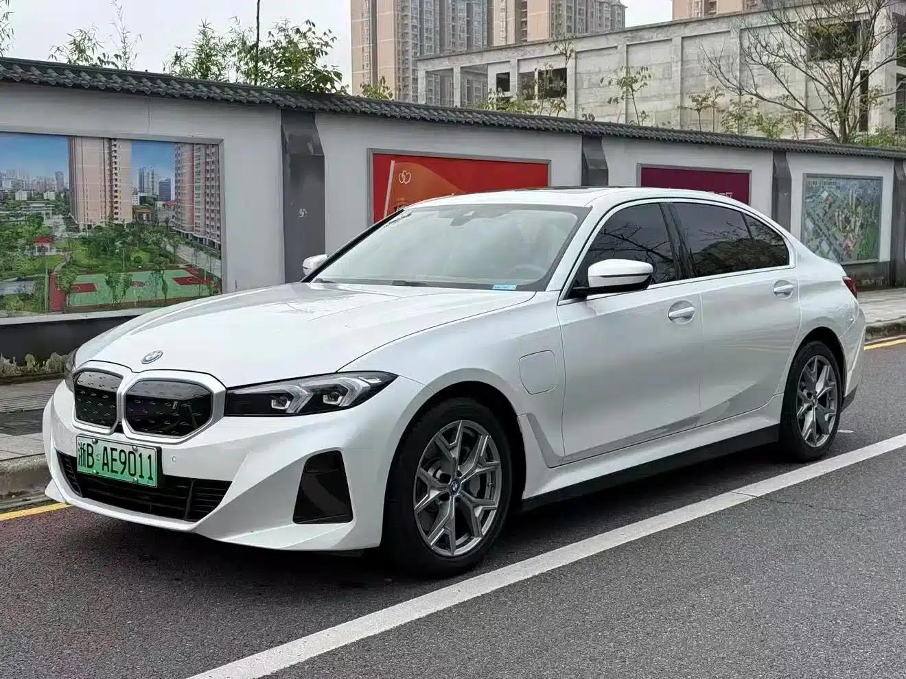 BMW i3 2022 eDrive 35L — миниатюра 1