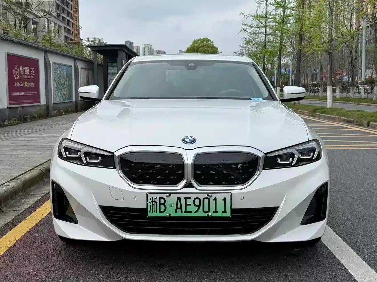 BMW i3 2022 eDrive 35L — миниатюра 2