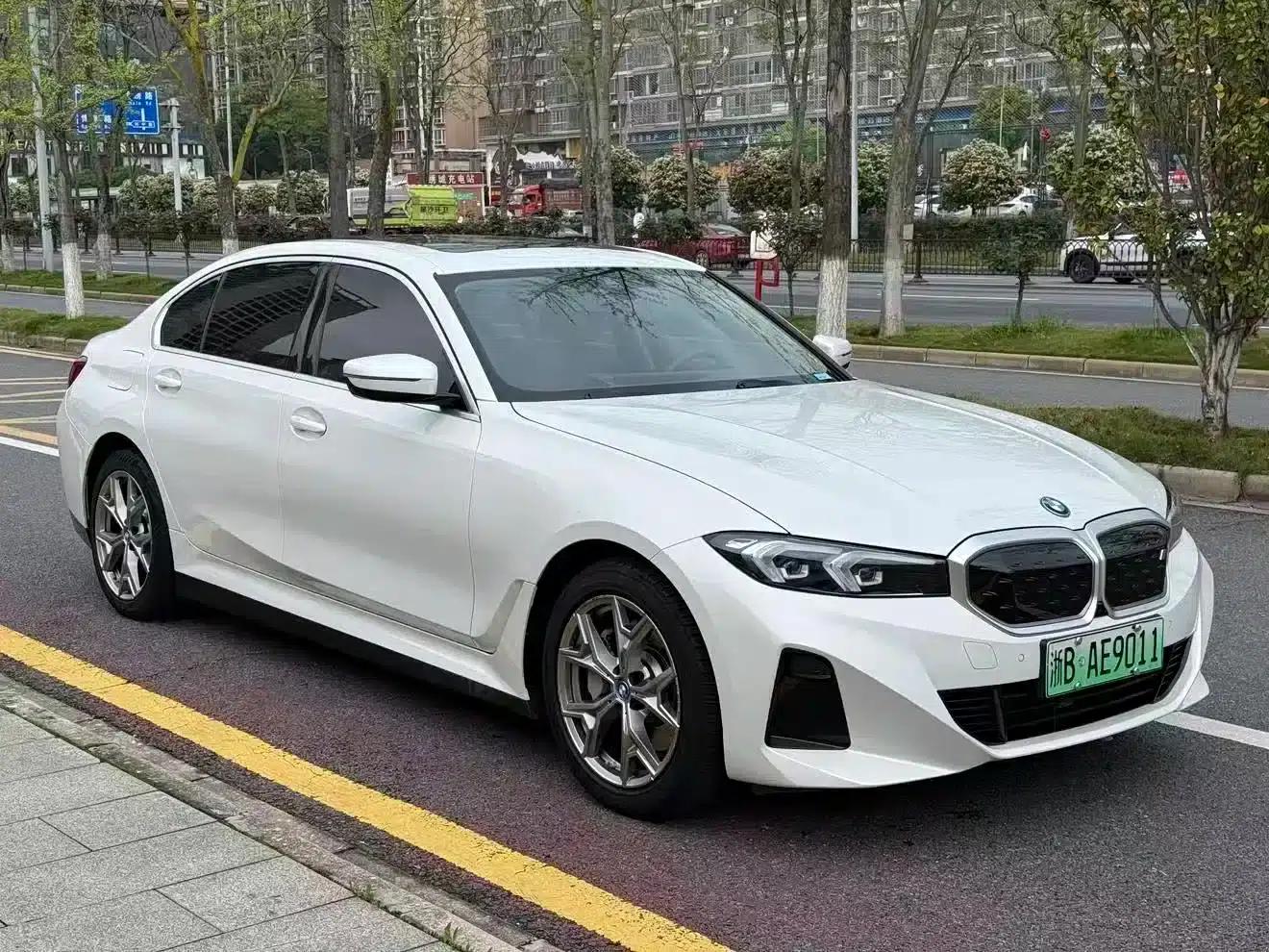 BMW i3 2022 eDrive 35L — миниатюра 3