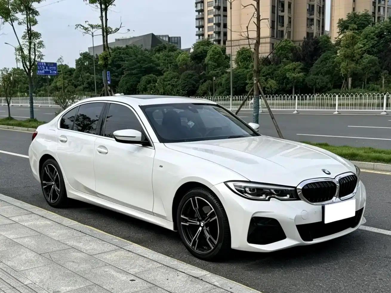 2022 BMW 3 Series 325i M Sport Package — миниатюра 3
