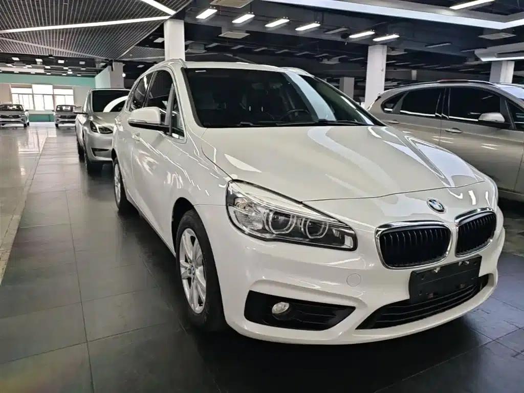 2016 BMW 2 Series Gran Tourer 218i Leading Edition — миниатюра 4