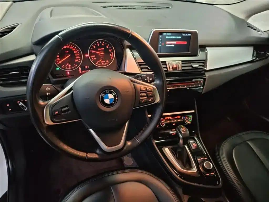 2016 BMW 2 Series Gran Tourer 218i Leading Edition — миниатюра 10