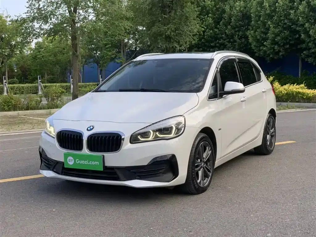 2018 BMW 2 Series Gran Tourer 218i Luxury Sport Package — миниатюра 1