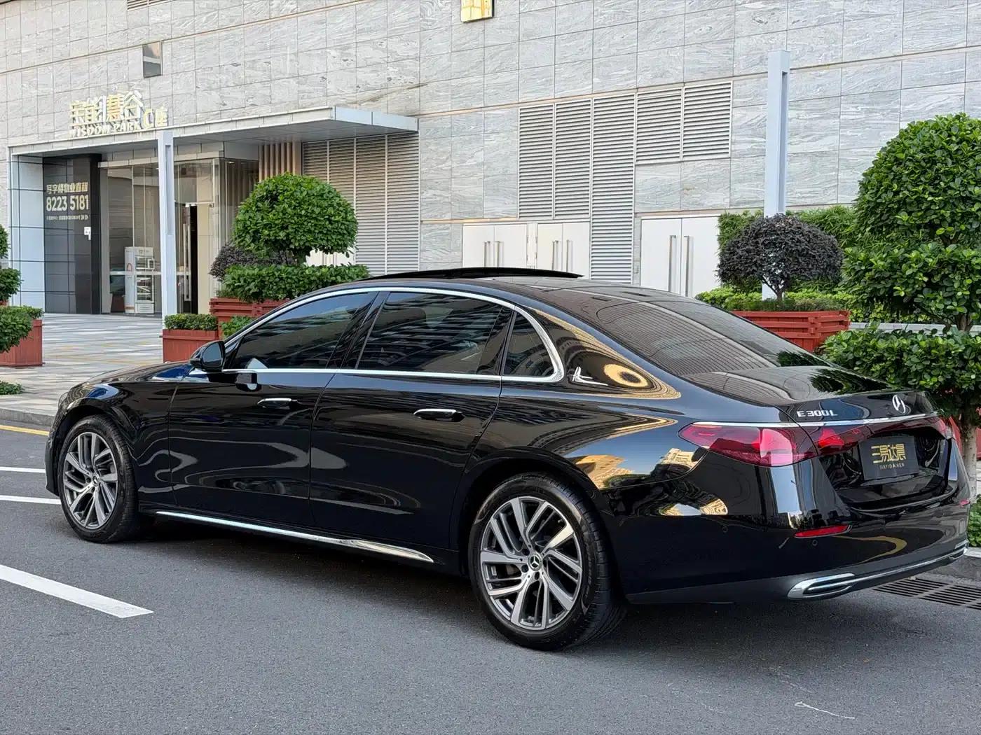 Mercedes-Benz E-Class 2024 E 300 L Fashion Edition — миниатюра 4