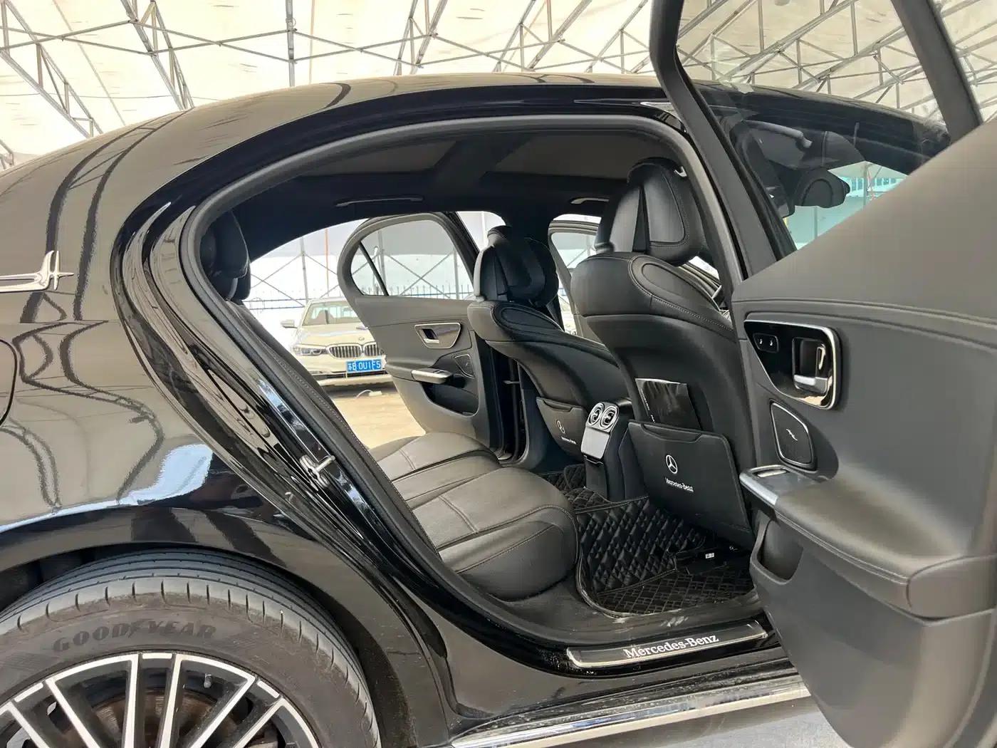 Mercedes-Benz C-Class 2024 Facelift C 260 L Midnight Sport Edition — миниатюра 18