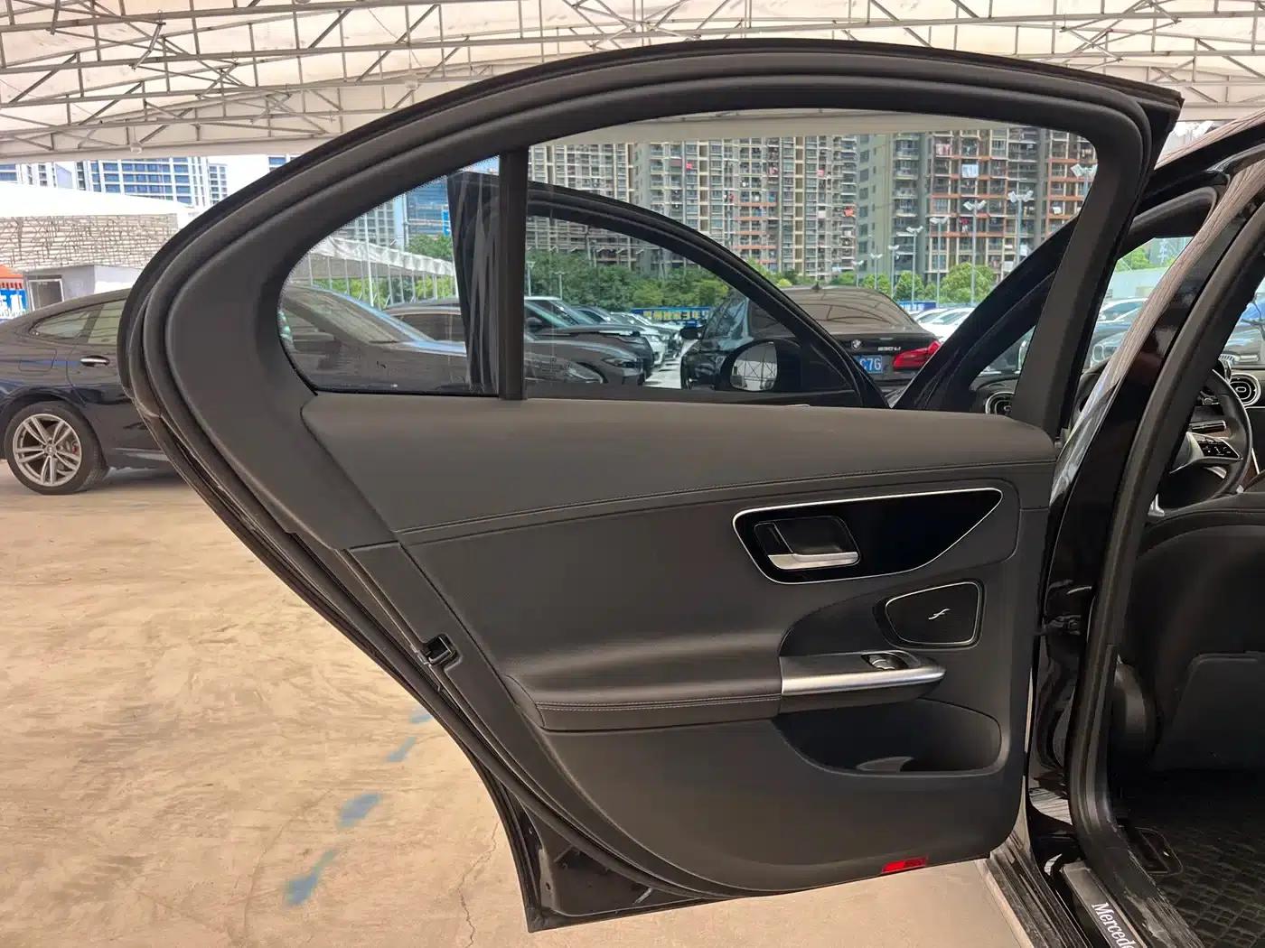 Mercedes-Benz C-Class 2024 Facelift C 260 L Midnight Sport Edition — миниатюра 22
