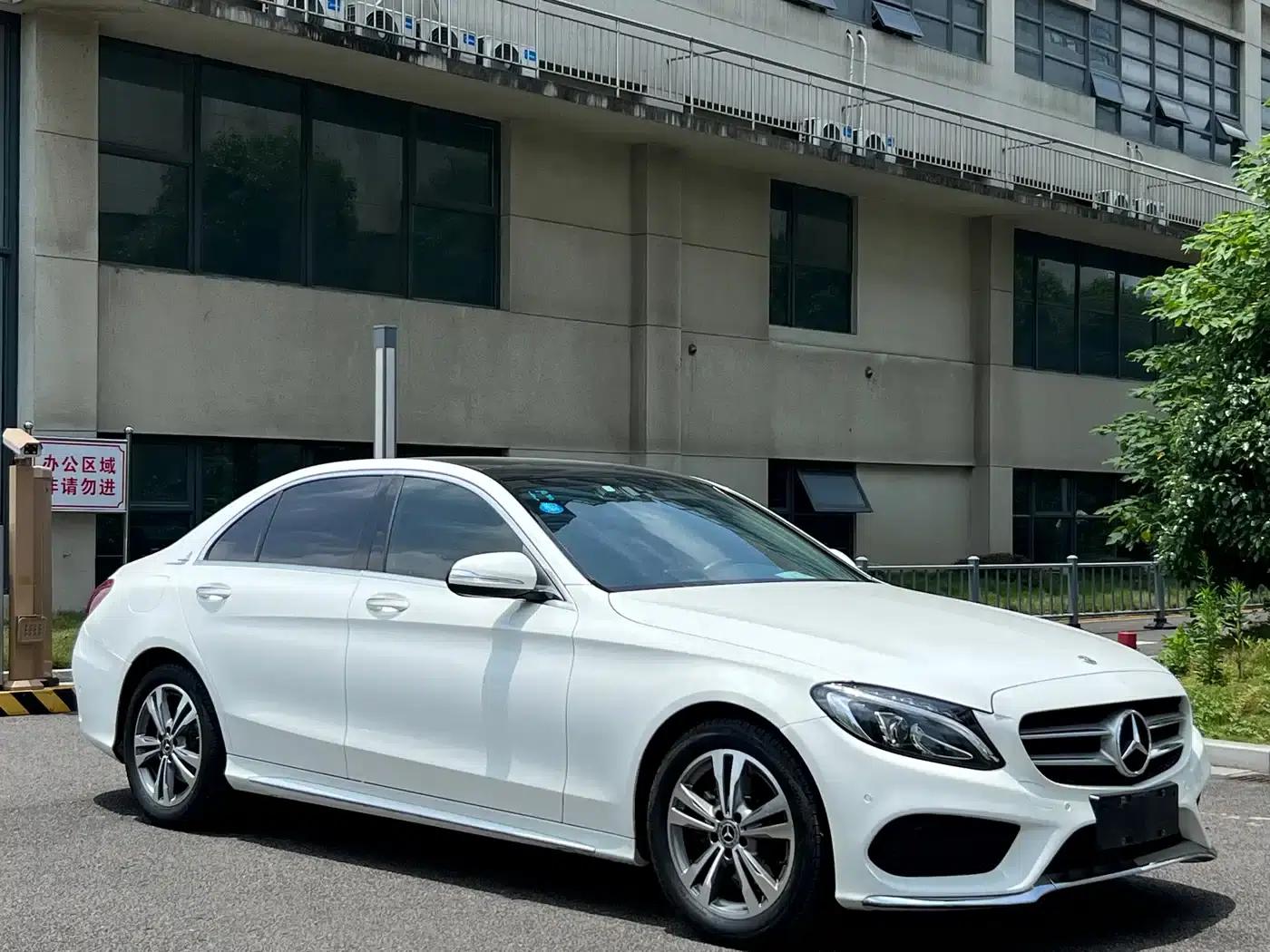 2015 Mercedes-Benz C-Class C 200 L — миниатюра 3