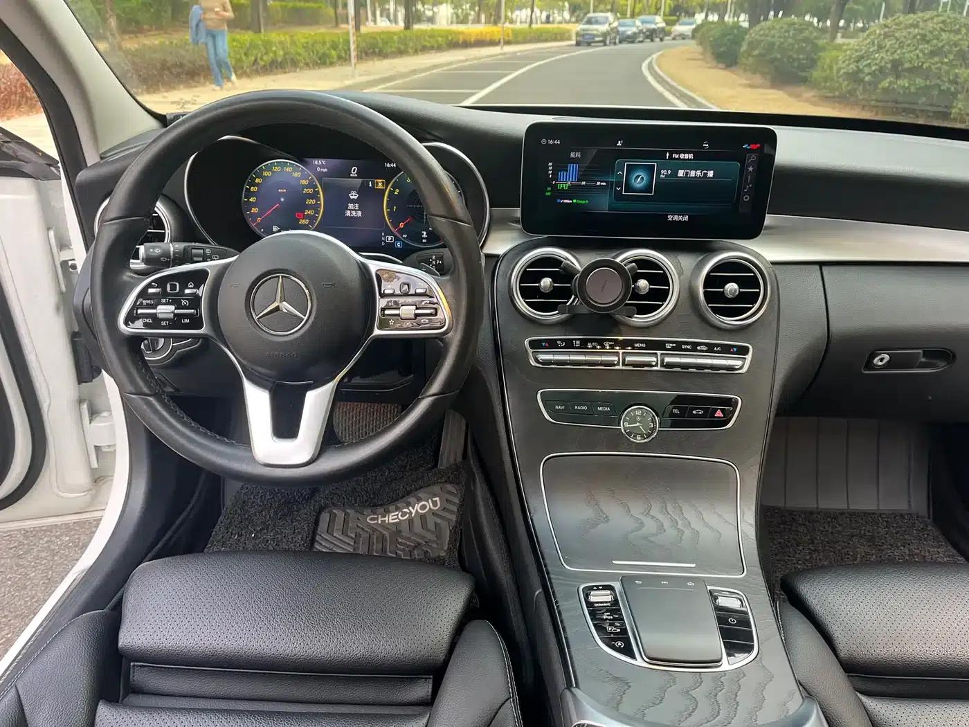 Imported Mercedes-Benz C-Class 2019 C 260 Estate — миниатюра 10